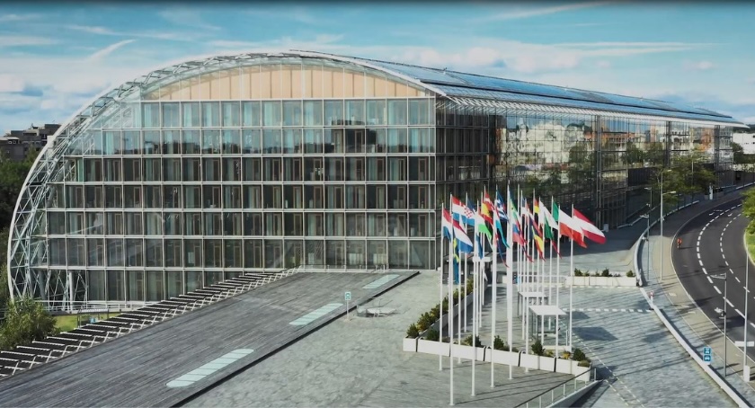 EIB, STMicroelectronics Announce €1 Billion Agreement